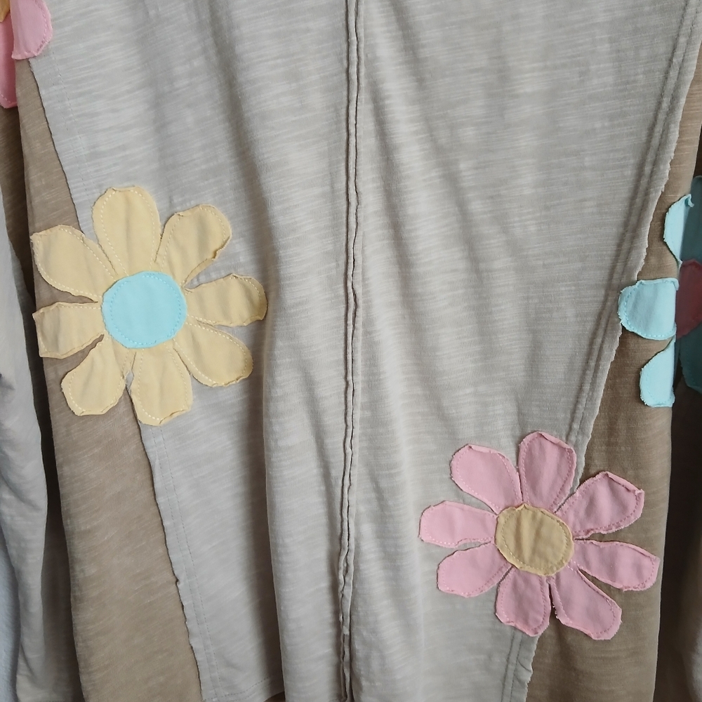Easel Flower Patchwork Pull On Top Artsy Boho - image 4